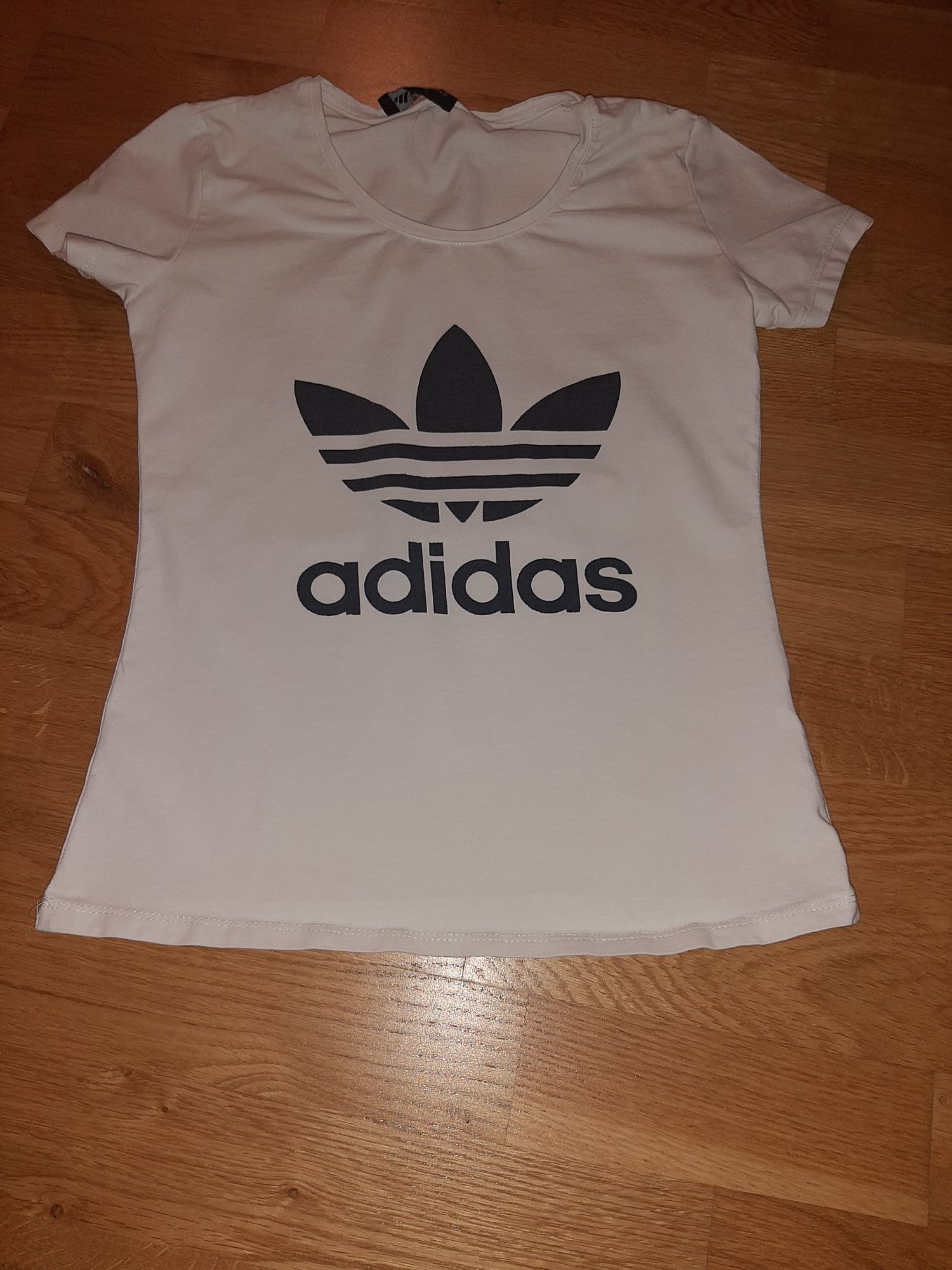 Biały T-shirt dla dziewczynki Adidas