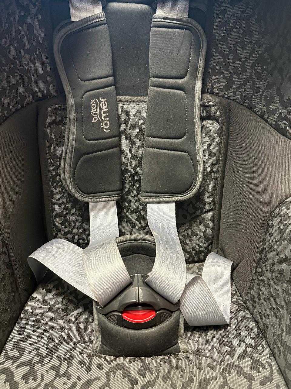Дитяче автокрісло Britax Romer TRIFIX2 i-SIZE (9-18 кг) isofix