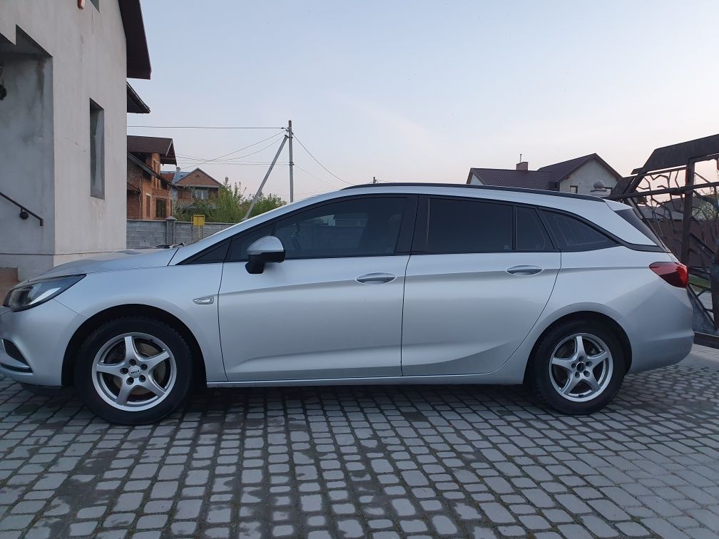 Opel Astra K 2016р. 10500