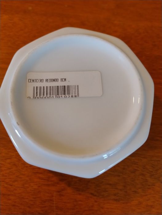 Popielnica biała ceramiczna z Teneryfy