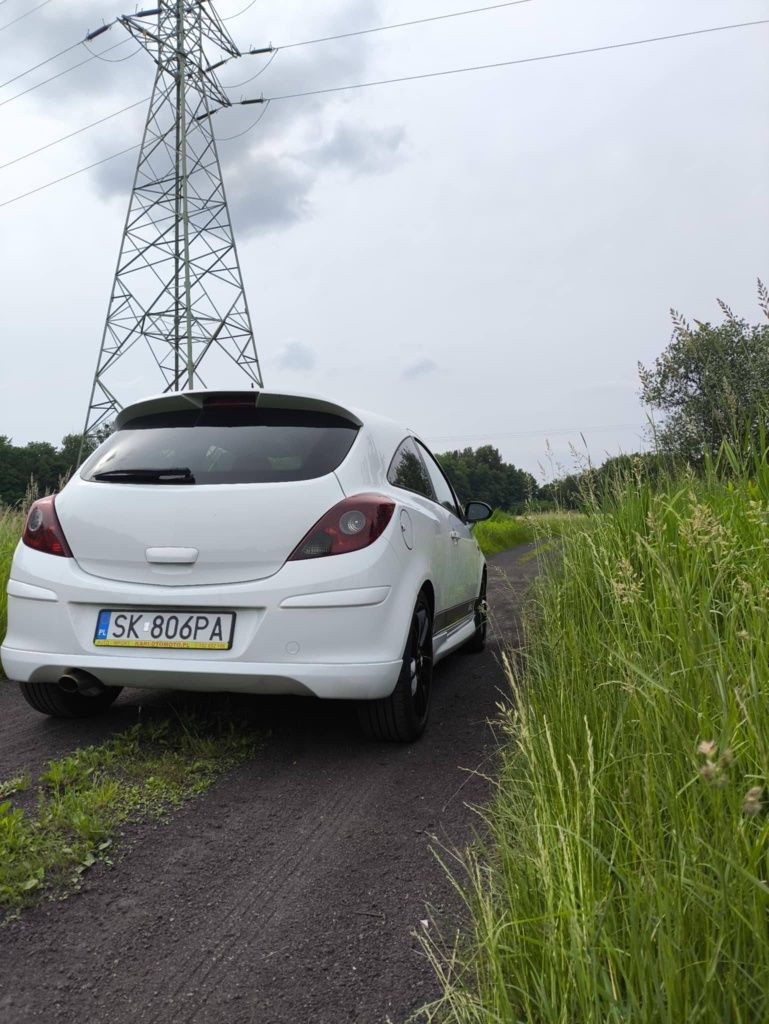 Opel Corsa D 1.4  ZADBANY