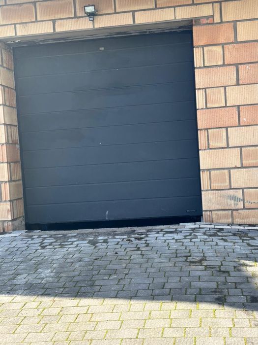 brama garażowa segmentowa z napędem 2500x2500 Wiśniowski