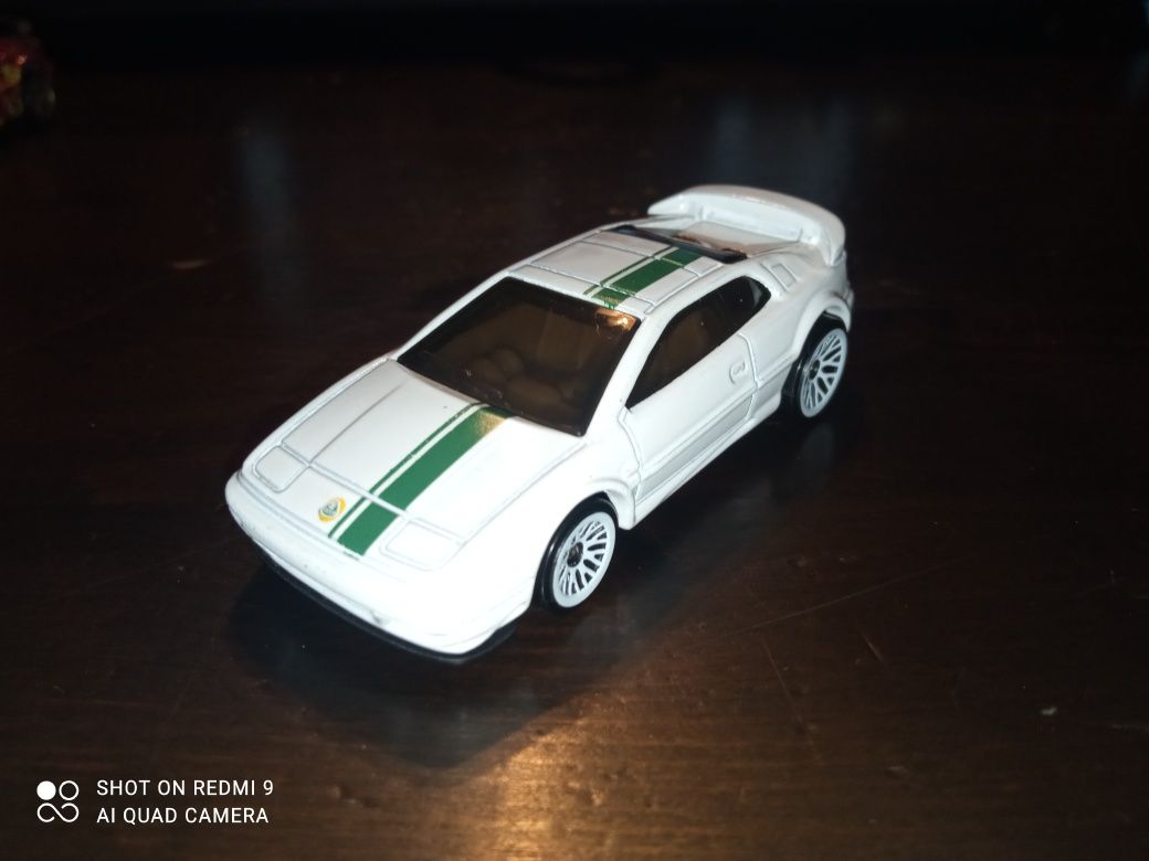 Lotus Esprit hot wheels biały B