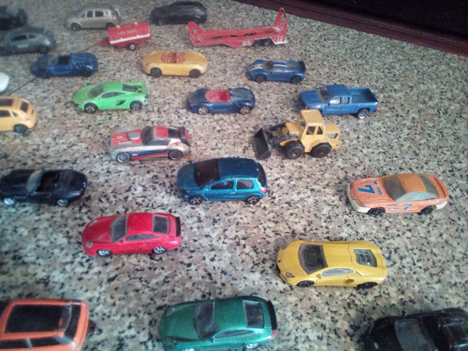 Conjunto de 30 Carrinhos Majorette Diversos
