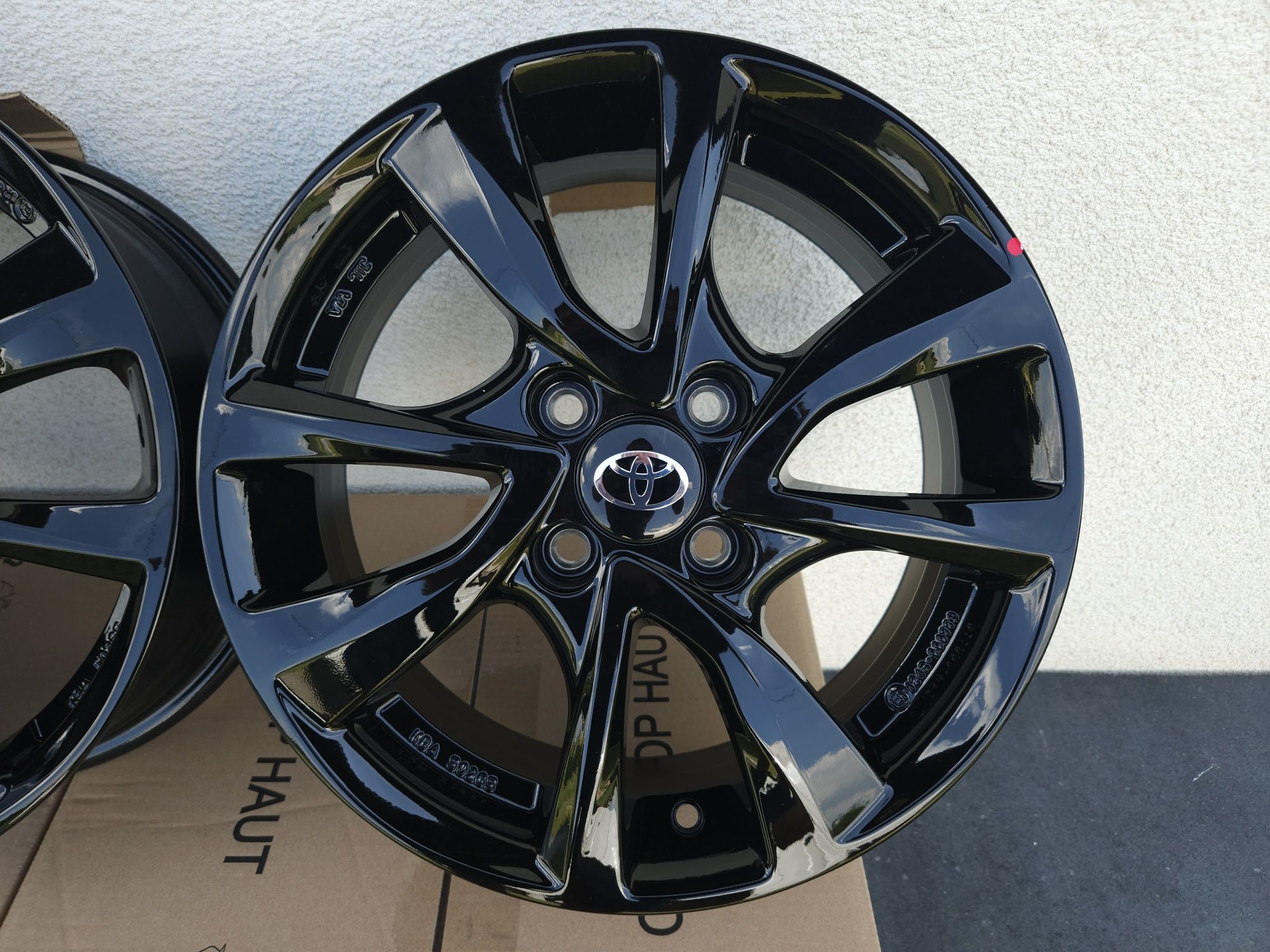 Toyota AYGO 15 " Nowe 4x100 Felgi Czarne Alufelgi
