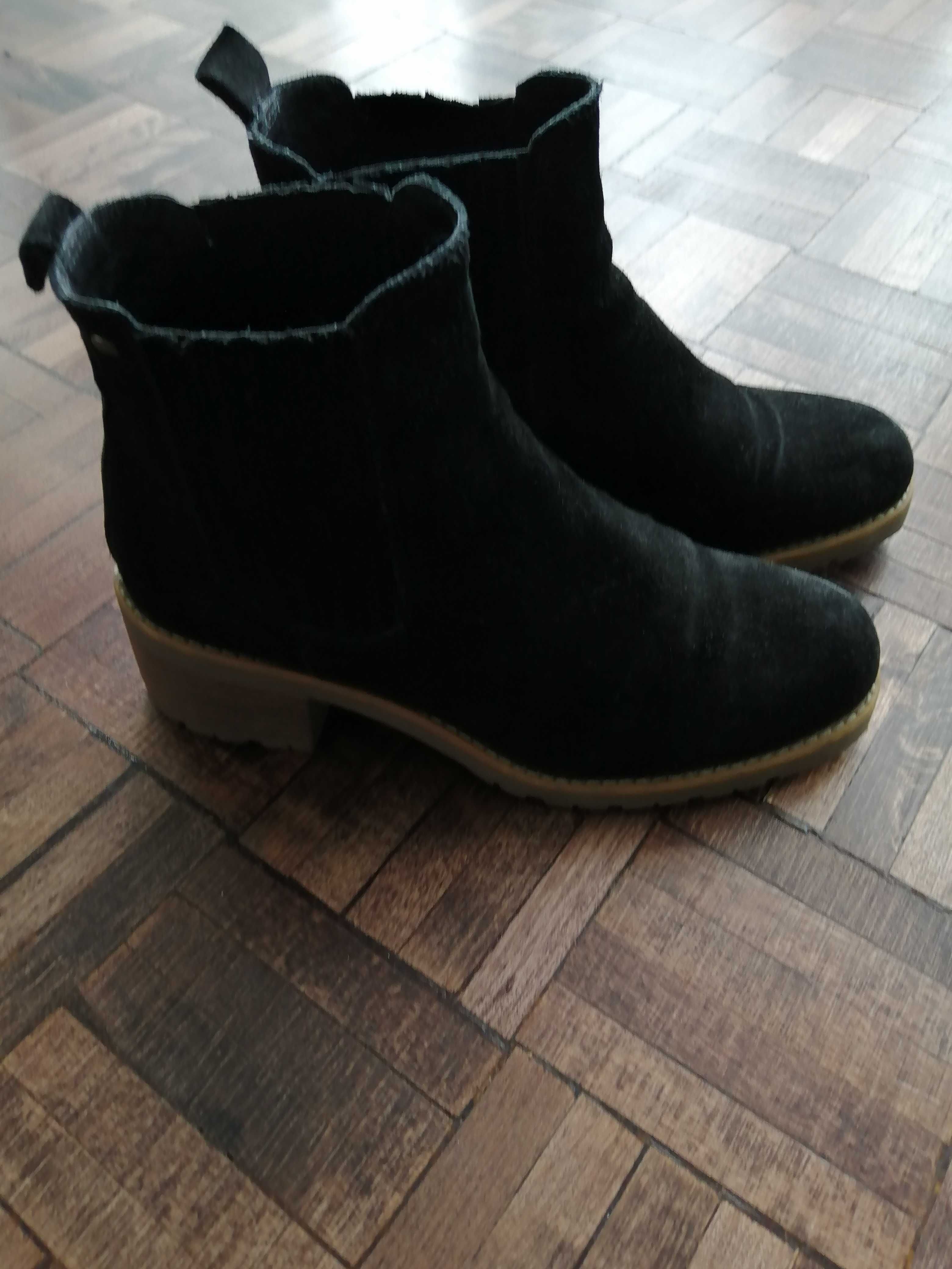 Czarne, skórzane, zamszowe botki Esmara r. 37
