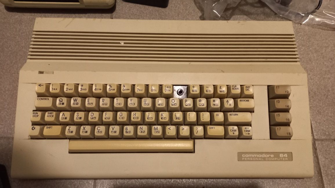 Commodore C 64 C zestaw