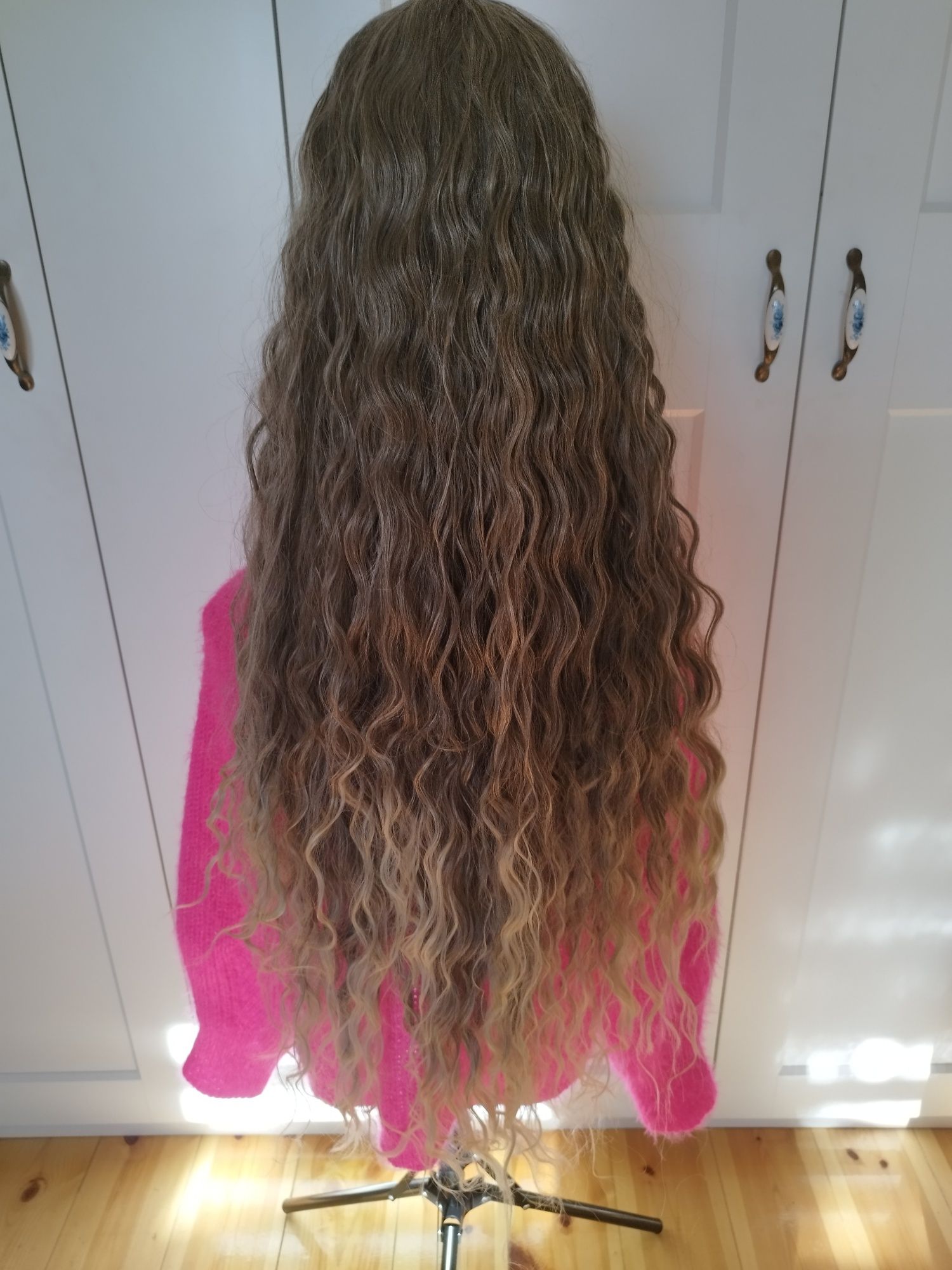 Peruka lace front 86cm. Popielaty blond falowana. Gratis dodatki