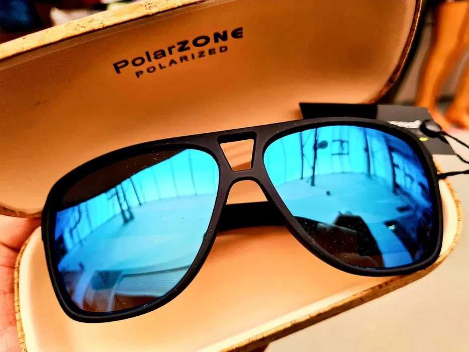 Modne okulary polaryzacyjne z lustrzanym niebieskim efektem Revers