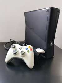 Xbox 360 Slim 230gb com extras