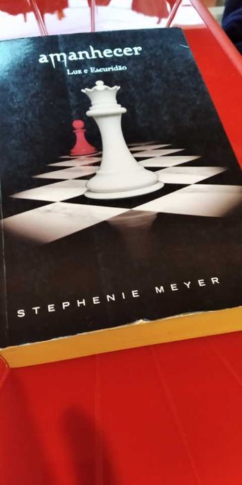 livro: Amanhecer (Luz e Escuridão) de Stephenie Meyer
