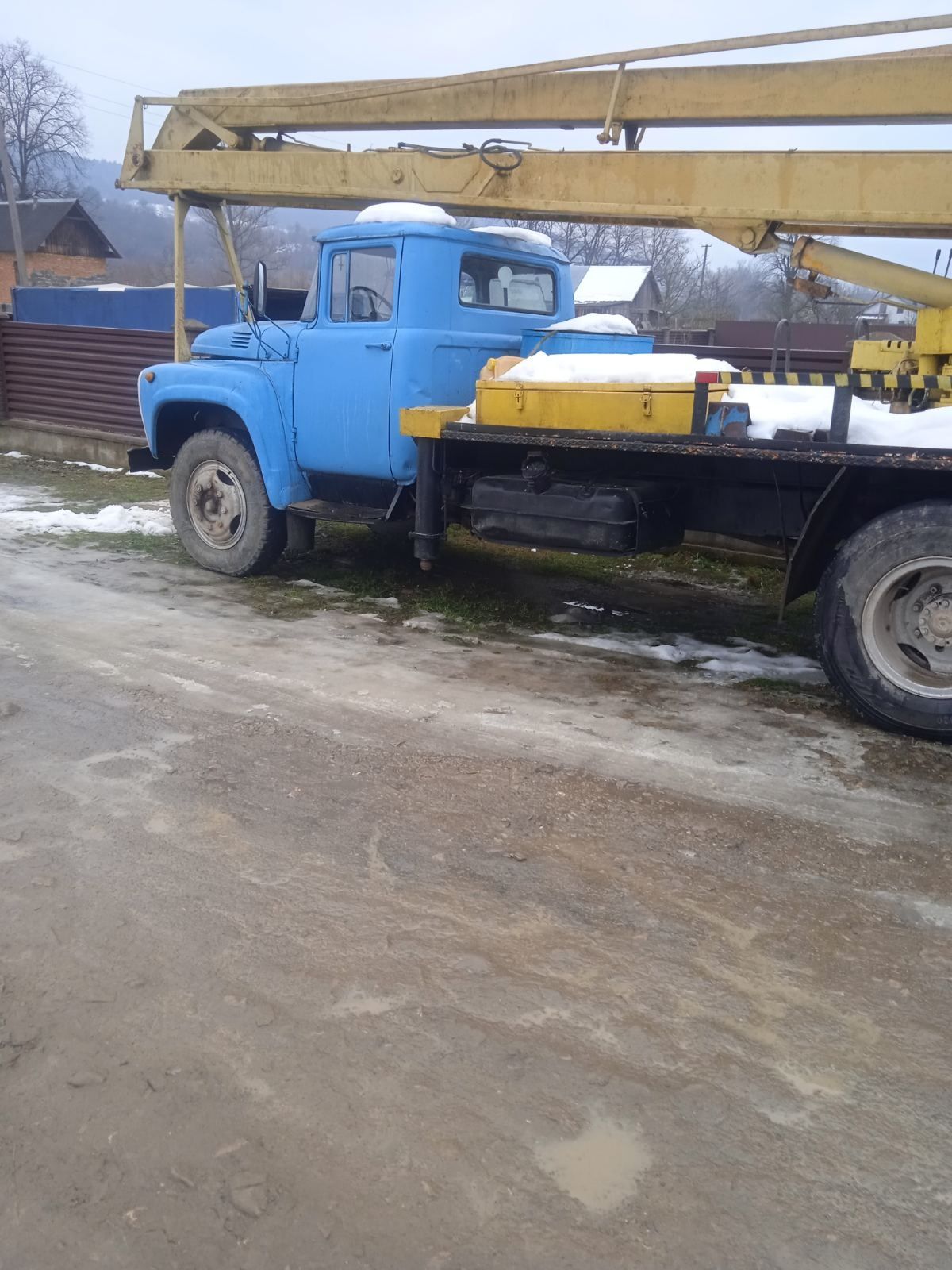 Авто вишка ЗІЛ 130, 18 метрів стріла.Або обмін на авто.