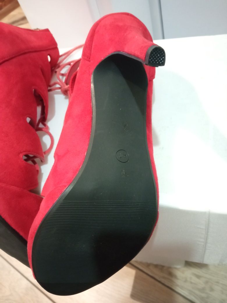 Buty szpilki sandałki czerwone wiązane na obcasie