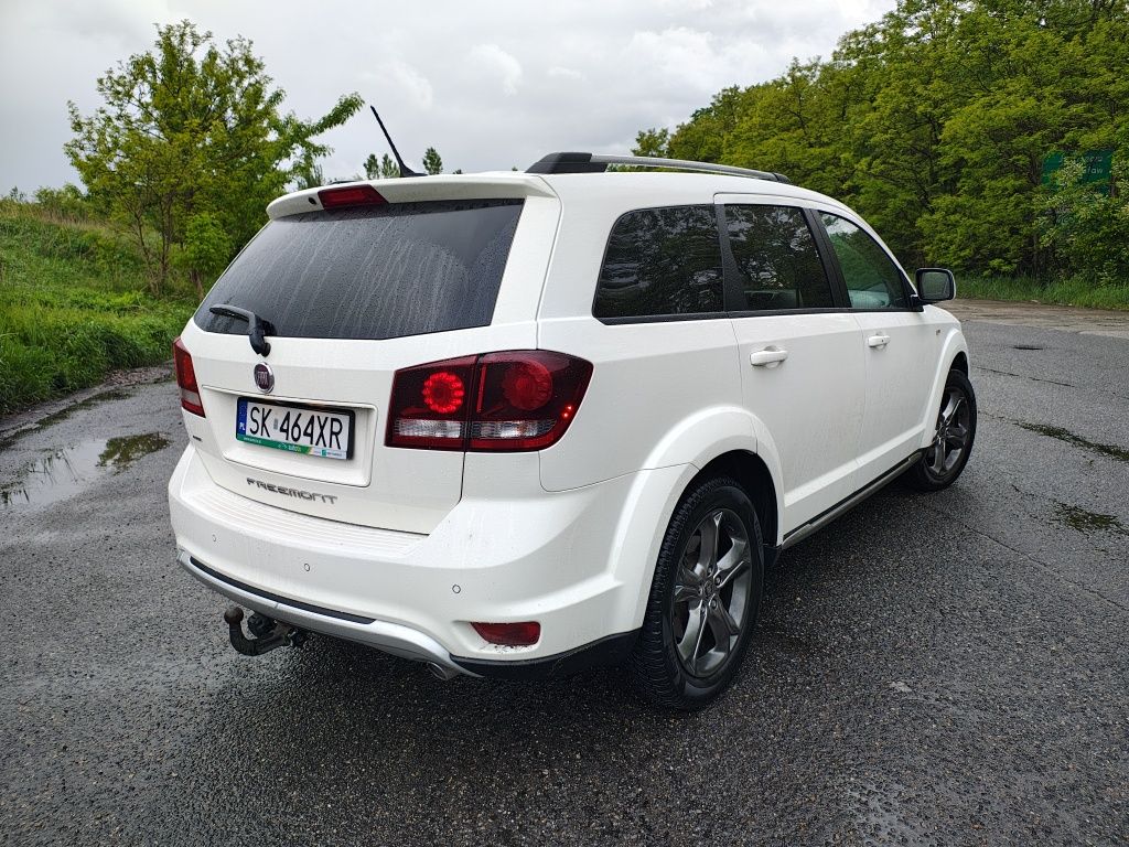 Fiat Freemont 2.0 JTD AWD Black Code CROSS | 7 os. | Skóra | Webast