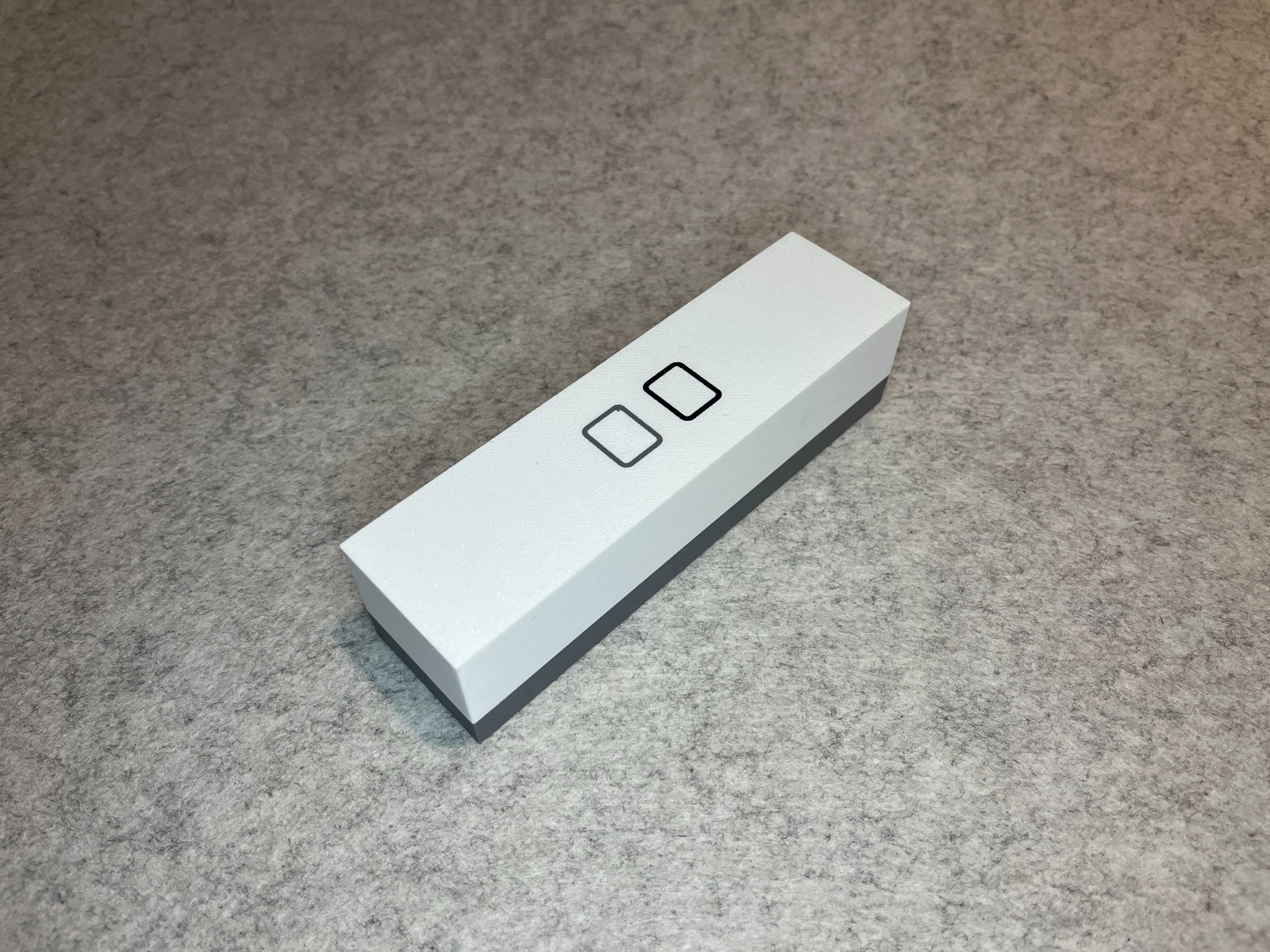 Pudełko podstawka na gry Nintendo DS