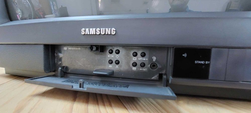 TV Samsung com 48 Cm - modelo CB-5051 A