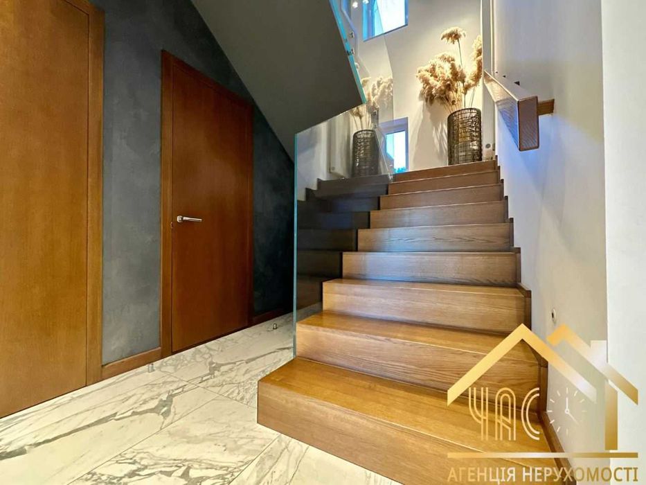 Продаж будинку з авторським ремонтом КМ Zoloche, Вишеньки