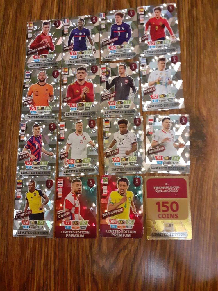 Karty pilkarskie Panini 2022 Qatar