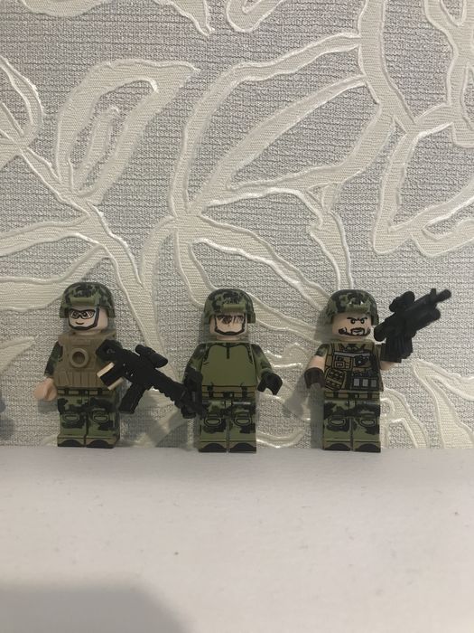 Солдати лего