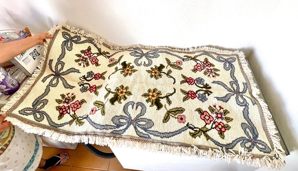 Tapete de Arraiolos artesanal