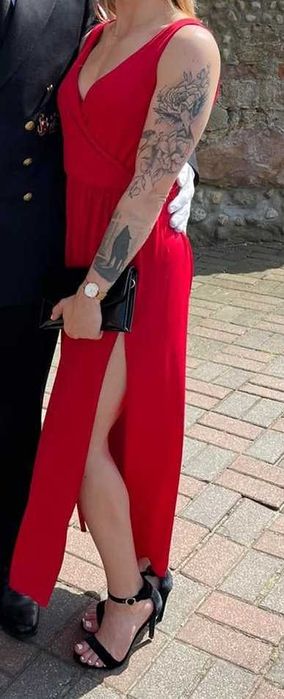 Czerwona sukienka wieczorowa