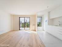 Apartamento T2 Novo, com varanda em condominio fechado