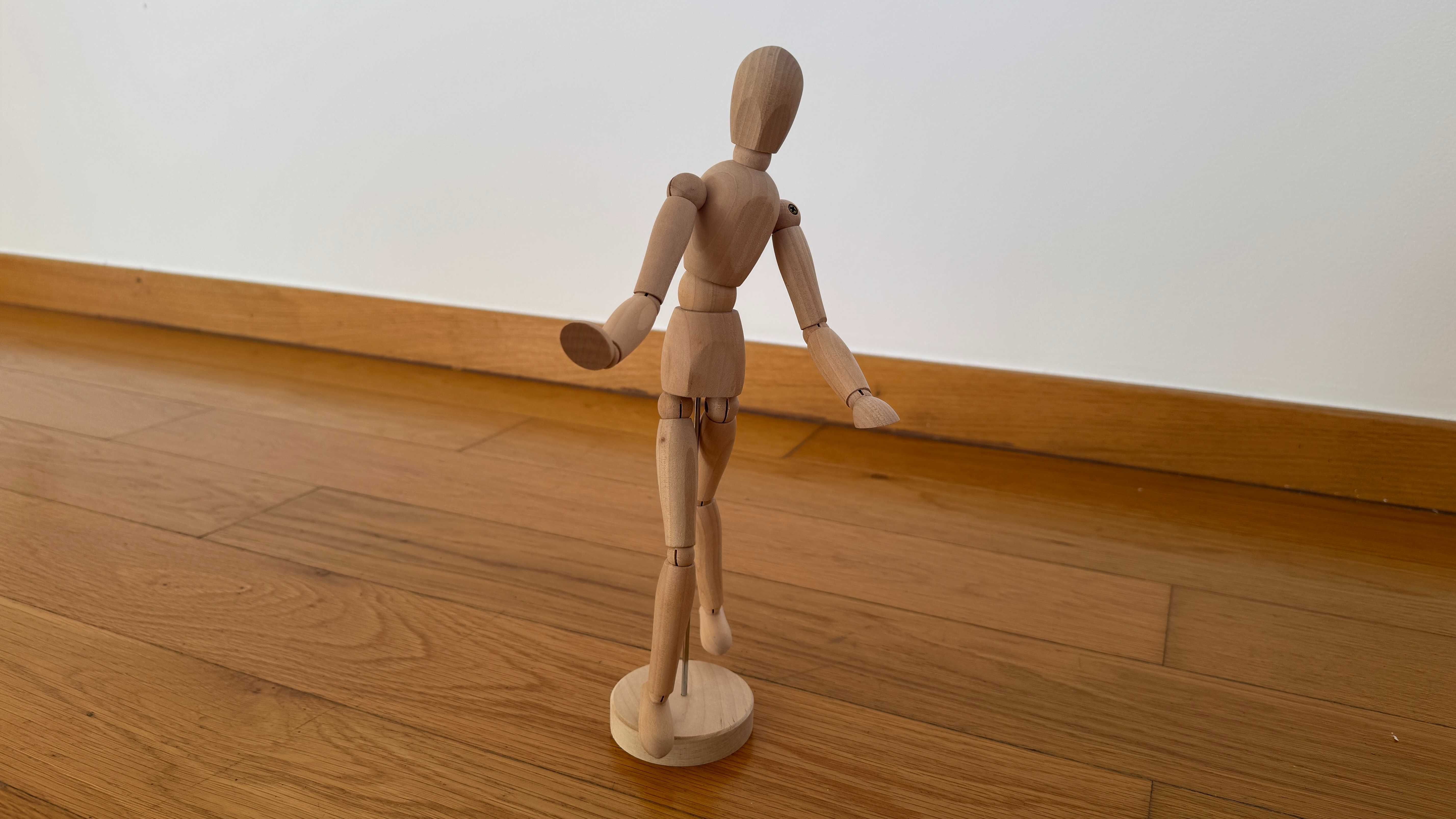 Boneco de madeira articulado IKEA – Urgente, venda só hoje!