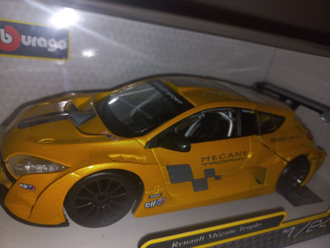 Bburago Renault Megane Trophy, skala 1:24