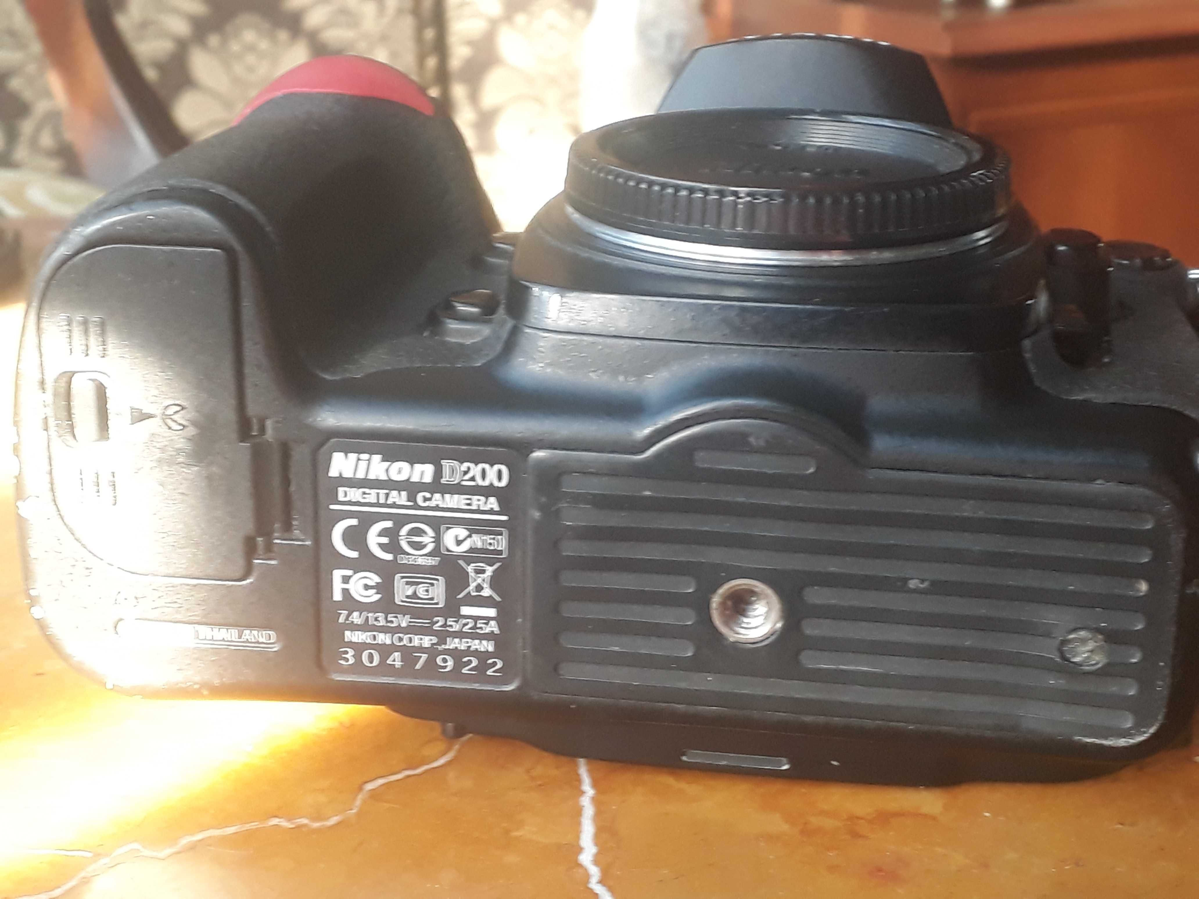 Продам фотоаппарат Nikon D200