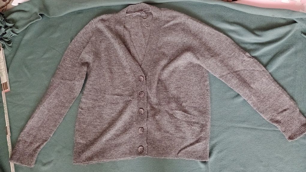 Szary sweter zapinany na guziki r. XL