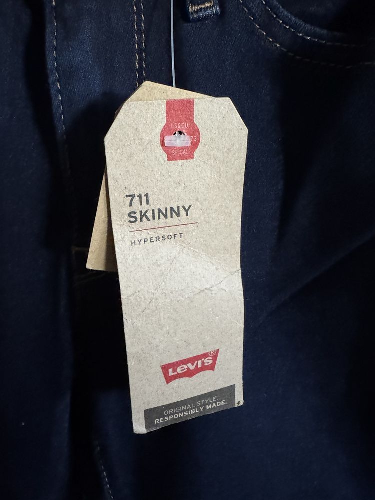 Spodnie damskie jeansy W27 L34 Levis 711 Skinny Mid Rise