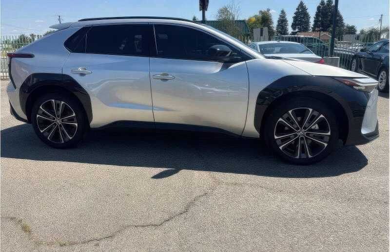 2023 Toyota bZ4X Limited