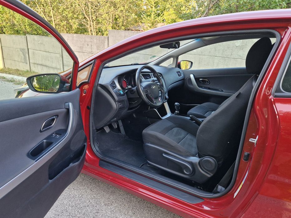 Kia Ceed 1.4 16V 2013 Rok Sprowadzony z Niemiec Zarejestrowany
