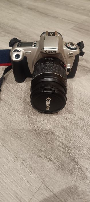 máquina fotográfica de rolo Canon EOS 300