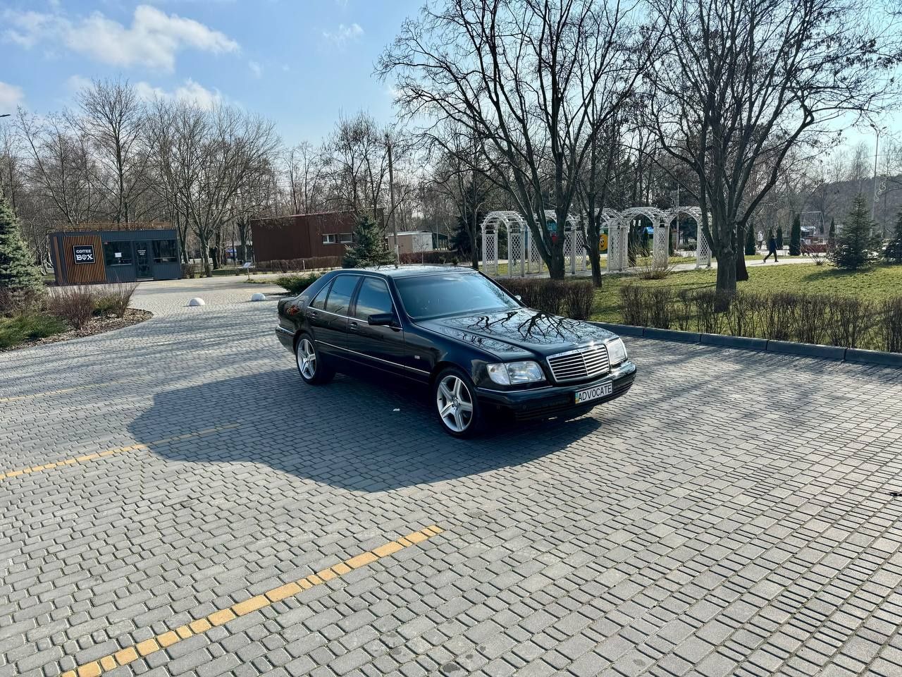 Mercedes-Benz S-class W140