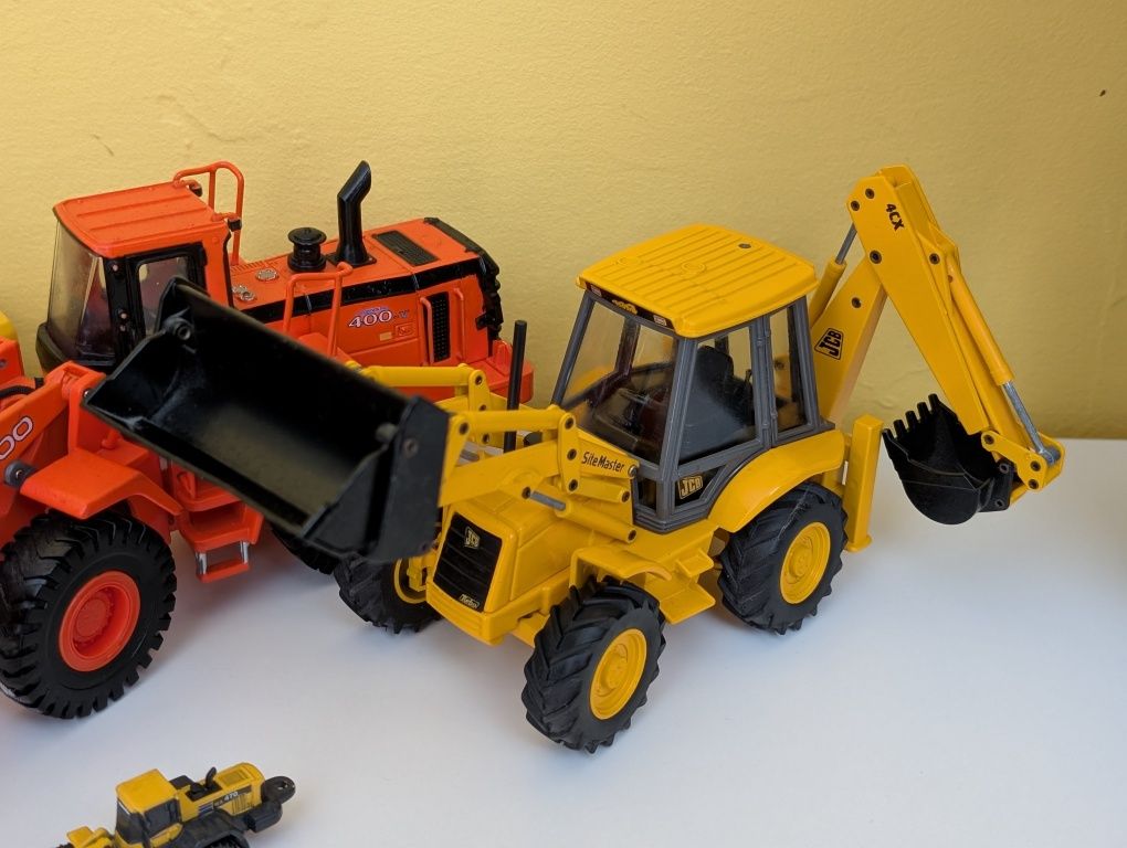 Zestaw 5 pojazdów budowlanych 1:35 DaeWoo - bardzo dobra replika