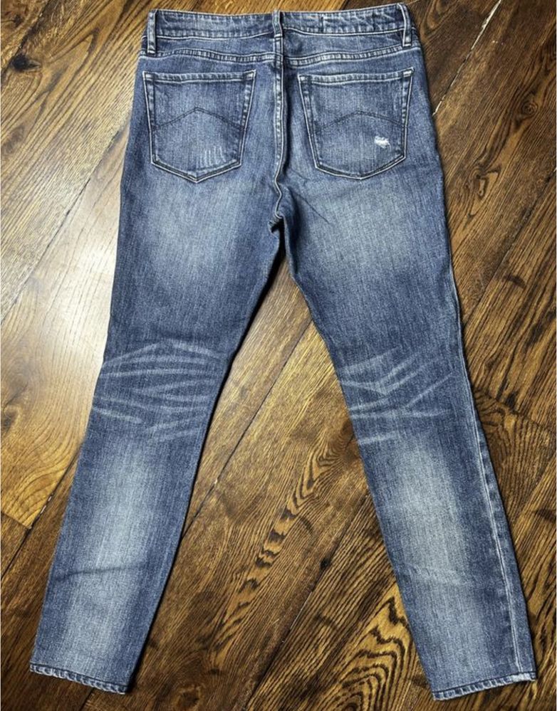 Стильні джинси від Armani