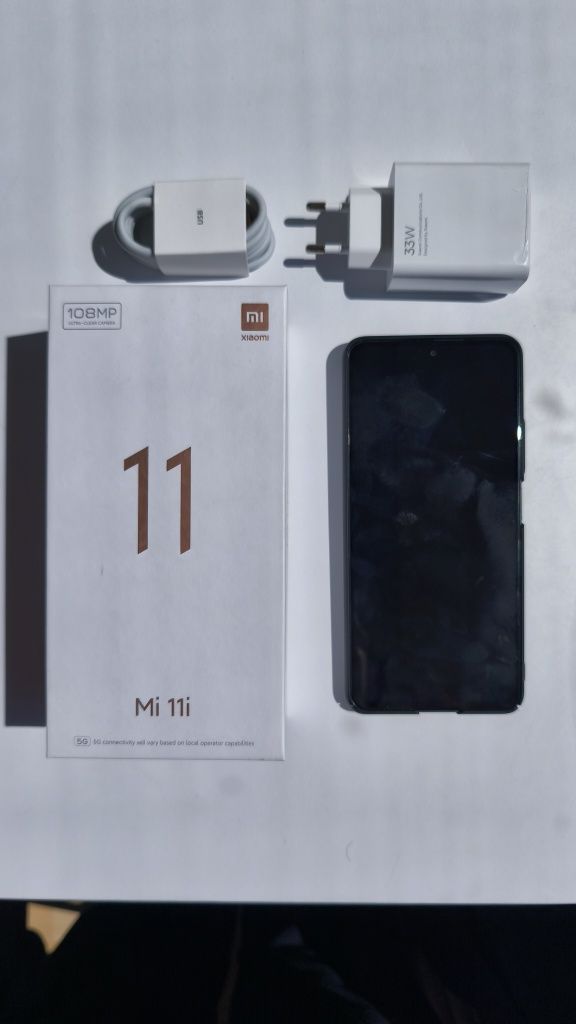 Смартфон Xiaomi Mi 11i 8/256 Gb. Чудовий стан. Повна комплектація.