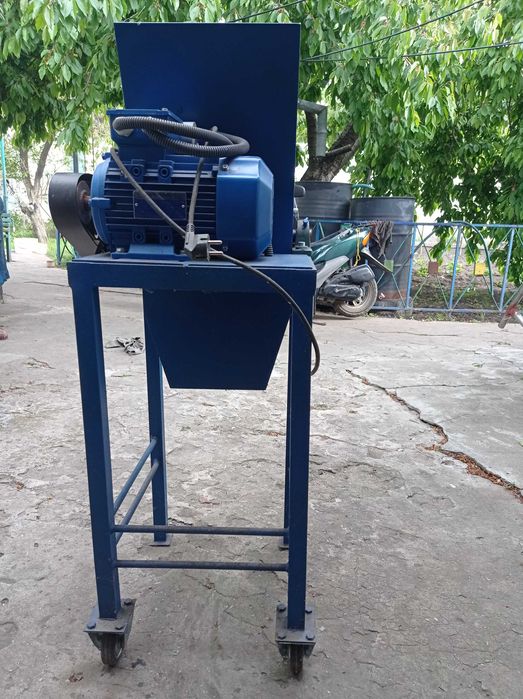 Горіхокол, установка для розлущування волоських горіхів