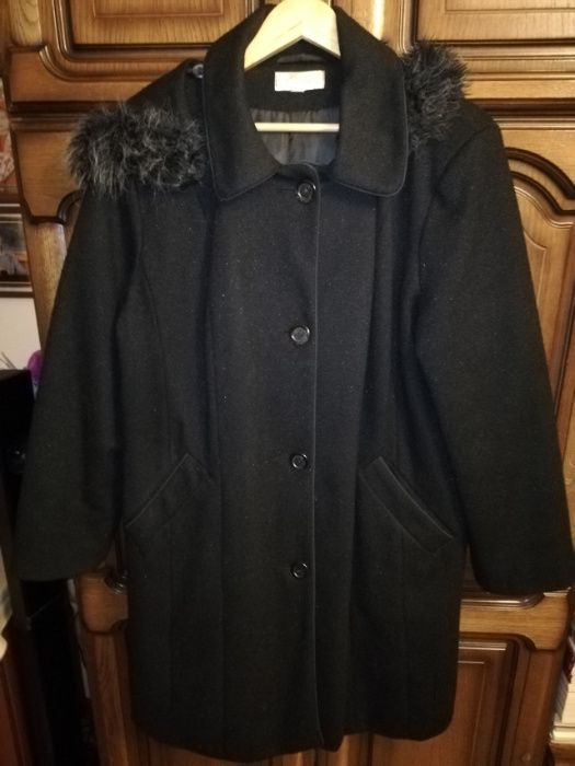Płaszcz damski długi z rozpinanym kapturem, rozmiar 46