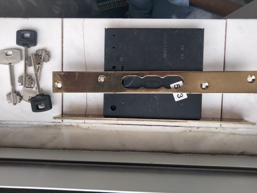 Fechadura alta segurança nova