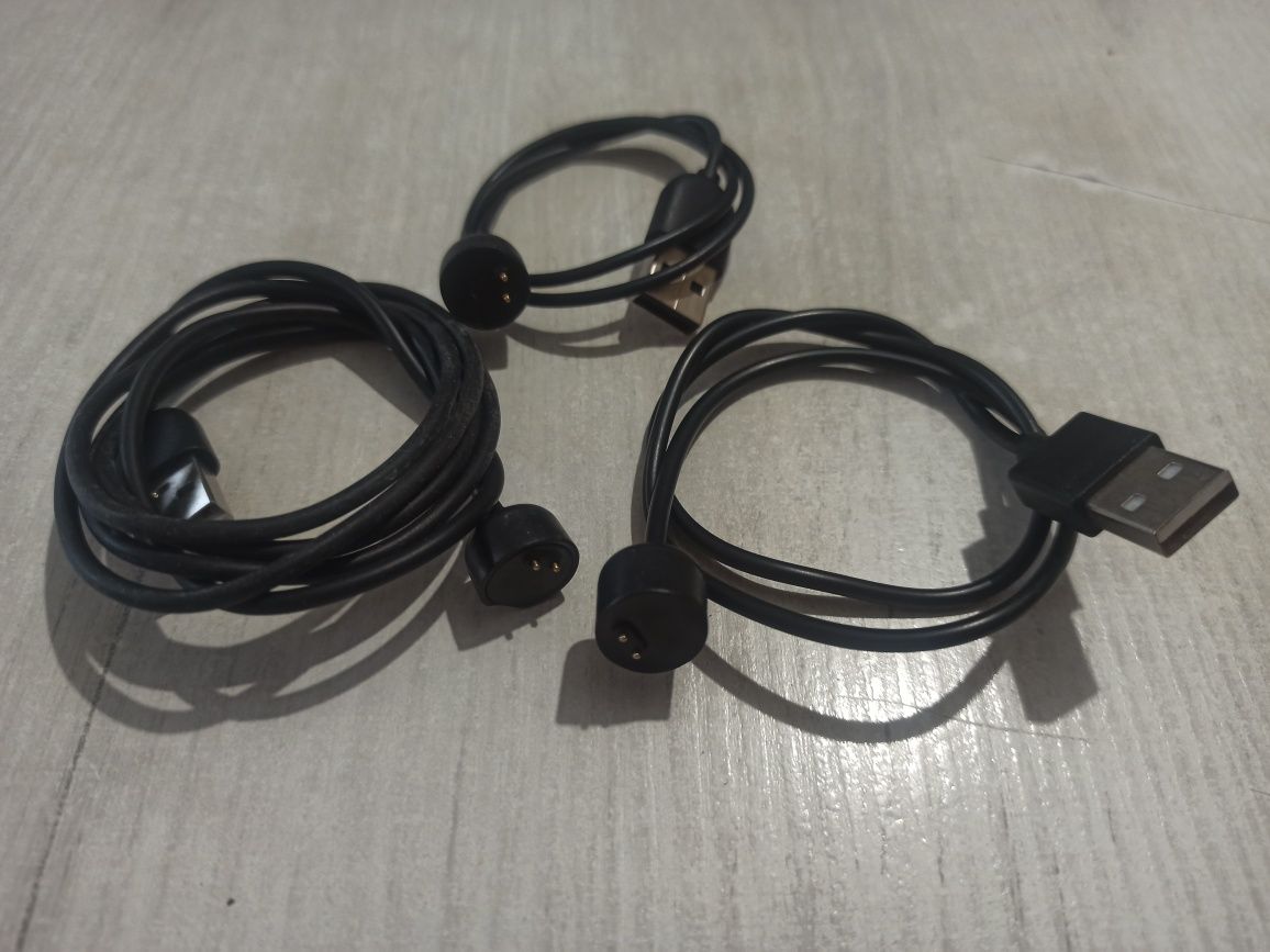 Akcesoria Xiaomi Mi Band 5/6 + urządzenie (uszkodzone na części)