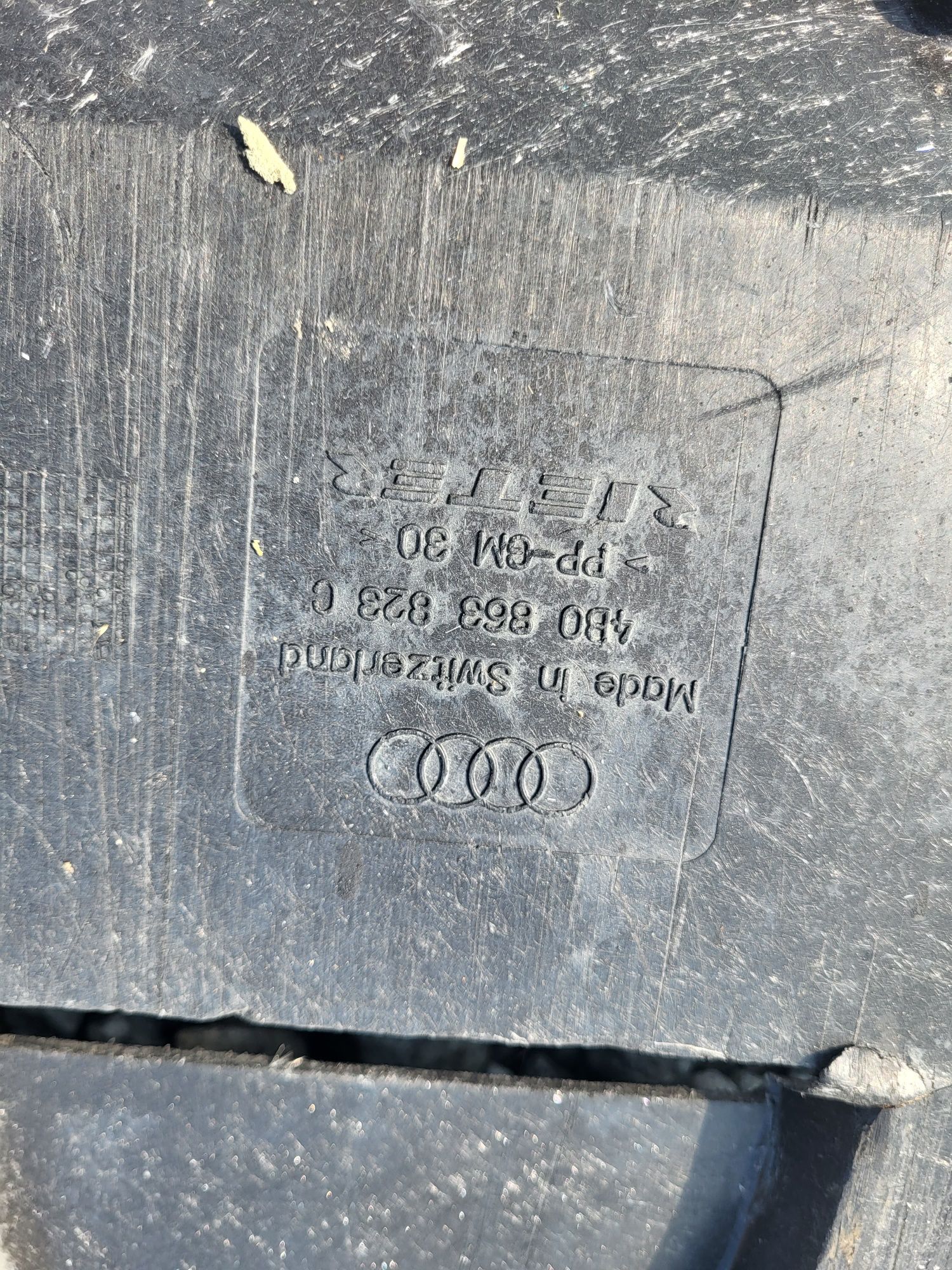 Oslona płyta pod silnik zderzak podwozia Audi A6 C5 1.8 1.8t 1.9 2.5