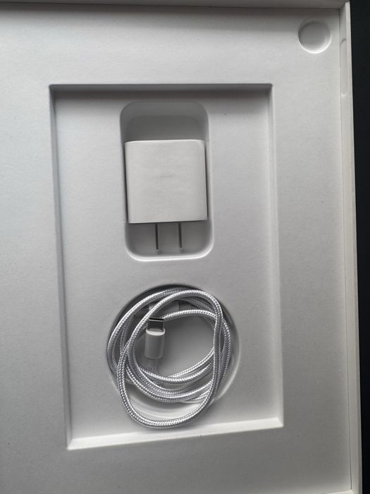 Ipad air 11-inch M3 7th gen novo com garantia e capa