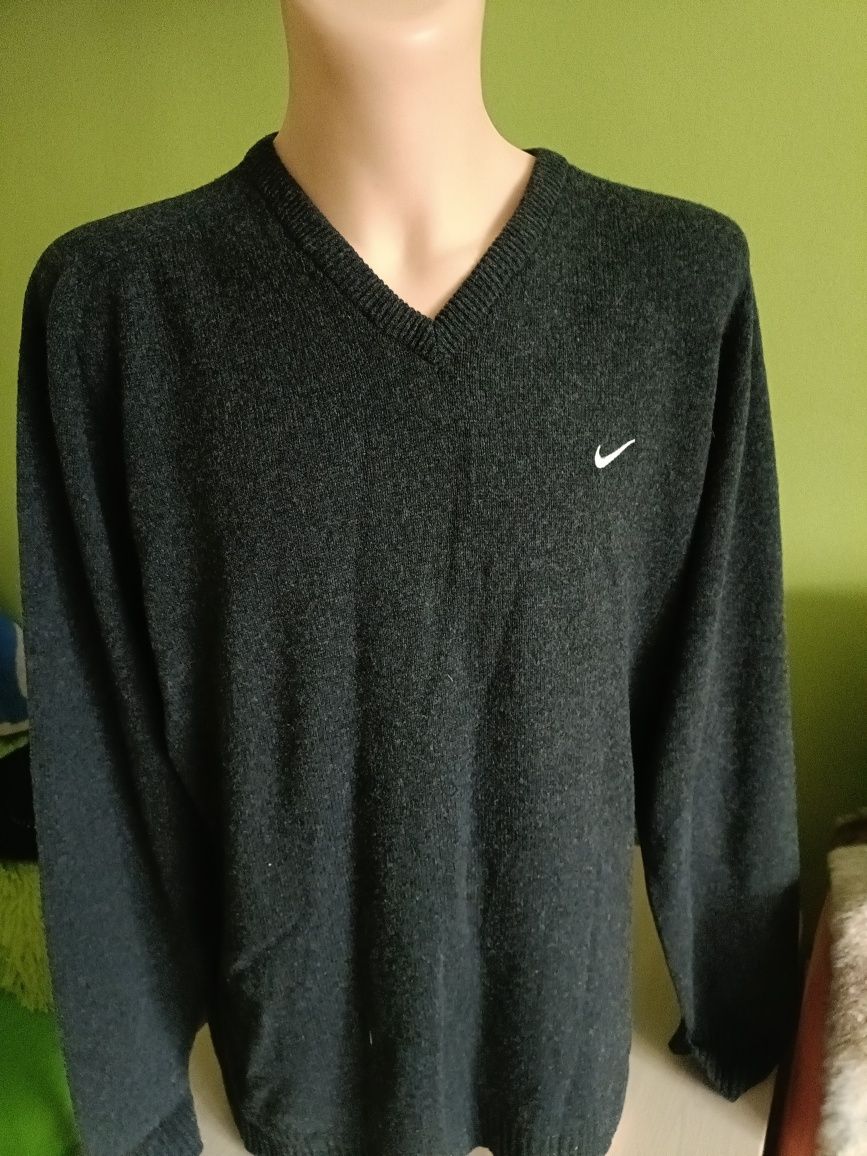 Sweterek wełniany Nike