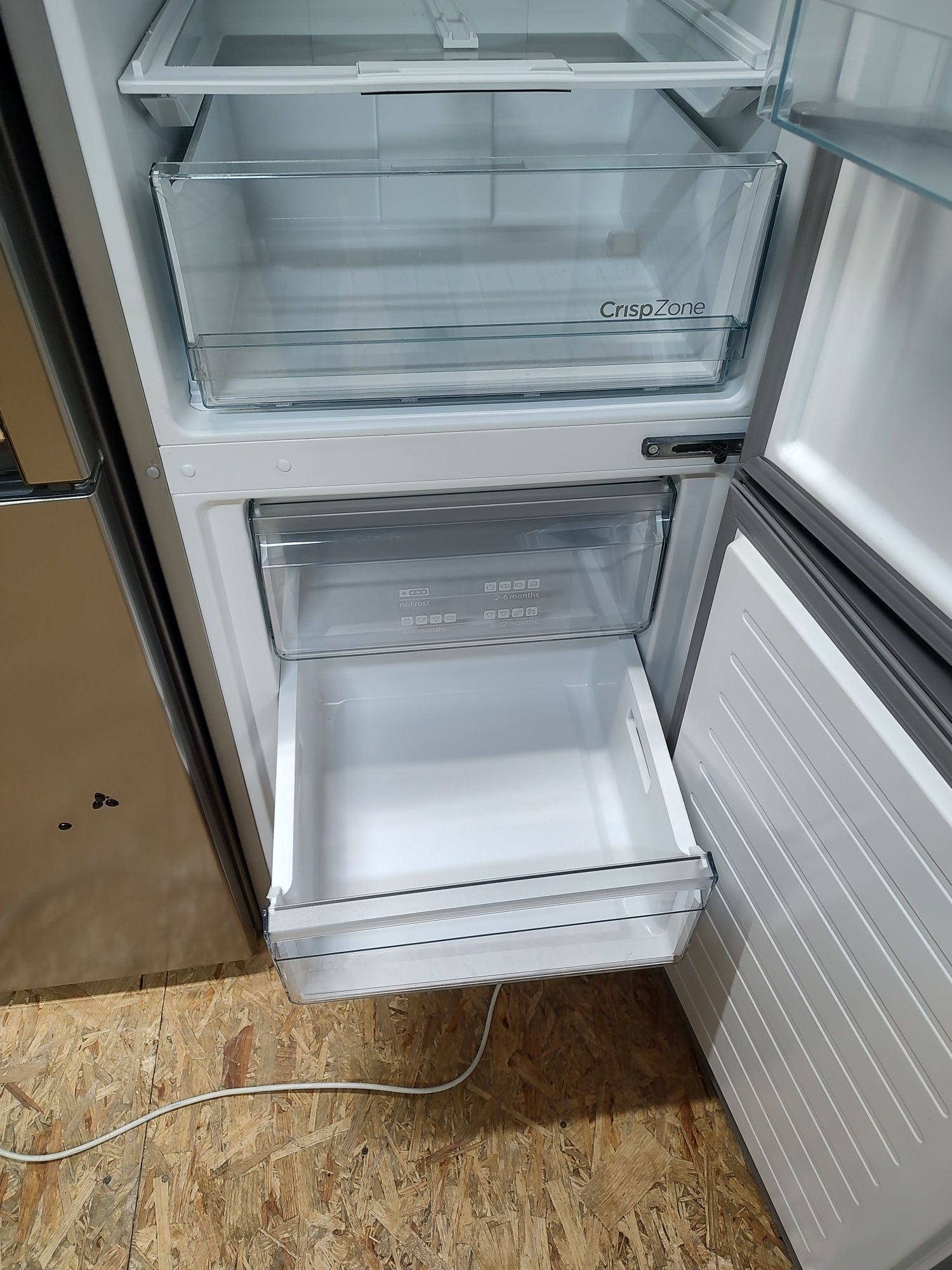 NoFrost Холодильник фірми Siemens, висотою 2м, з Німеччини