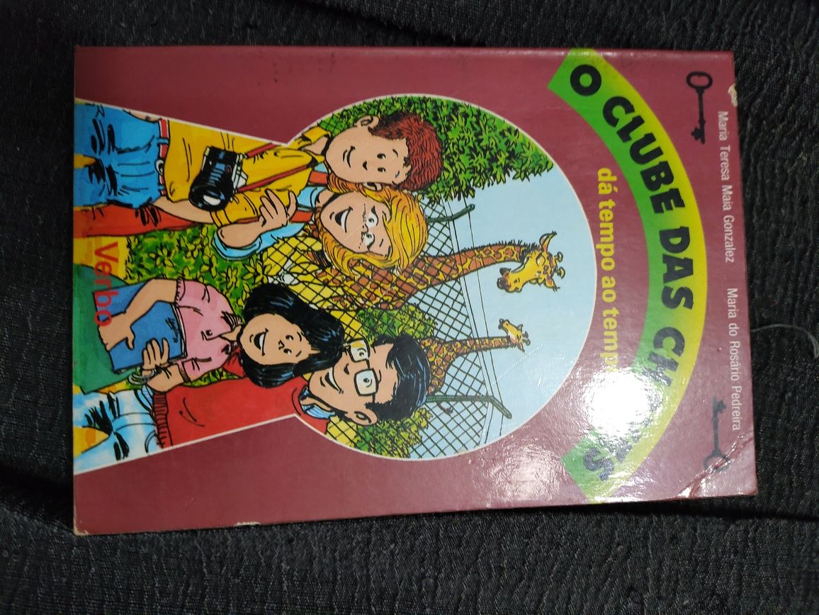 Livros da coleção O clube das Chaves