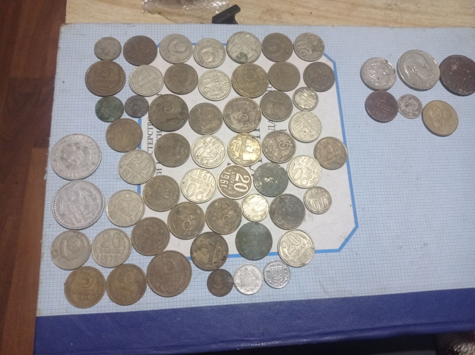 Продам різні монети