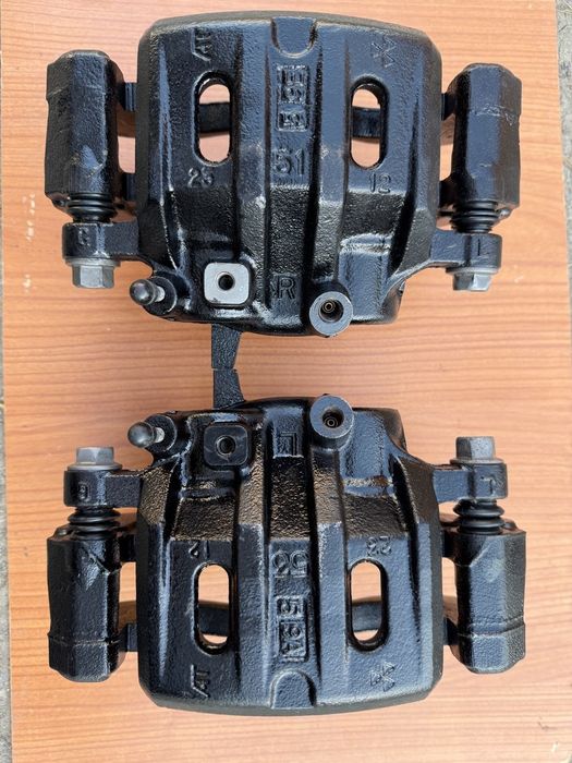 Супорт передній mitsubishi pajero sport, l200, pajero 2, 3