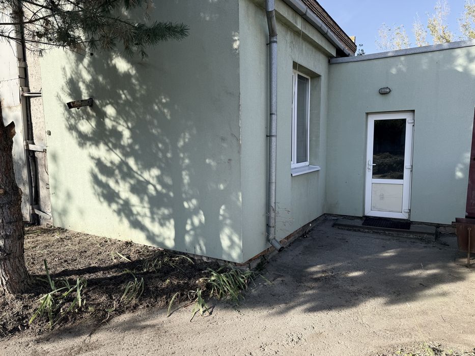 Здається в оренду склад з офісними та побутовими приміщеннями під виро